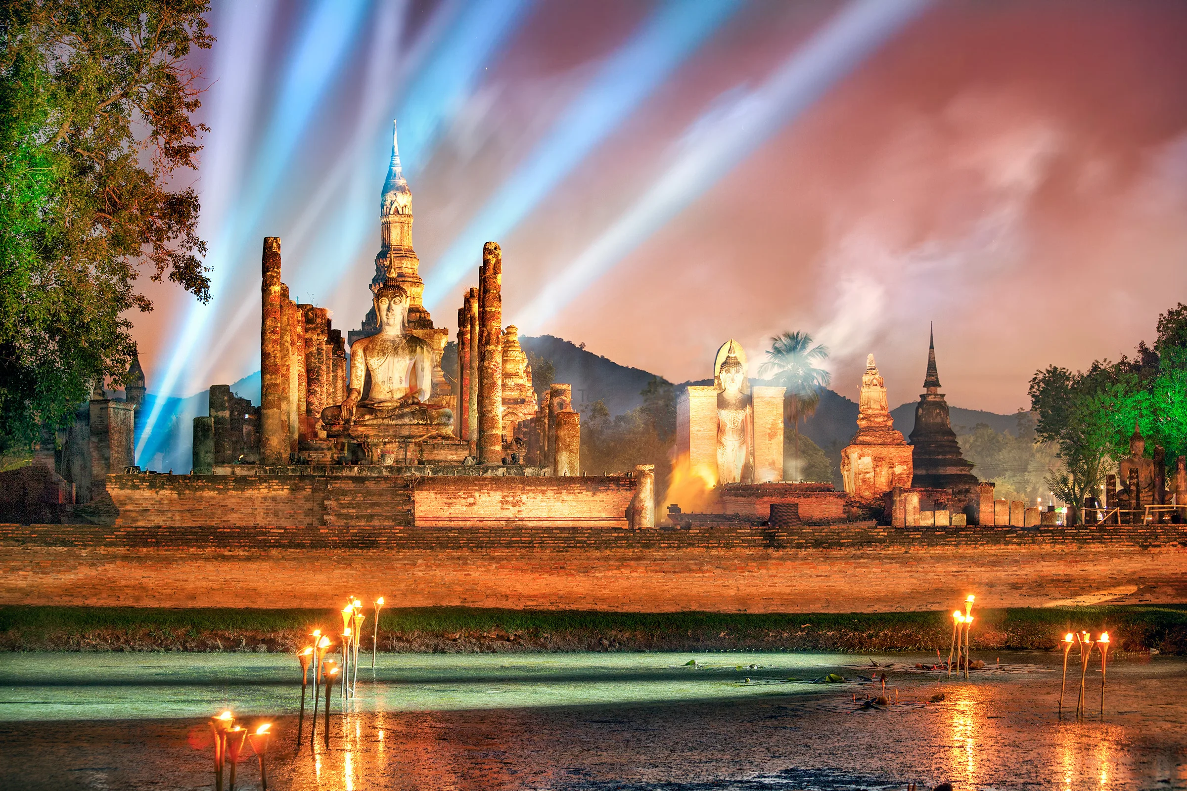 Wat Mahathat at sunrise, Sukhothai Historical Park