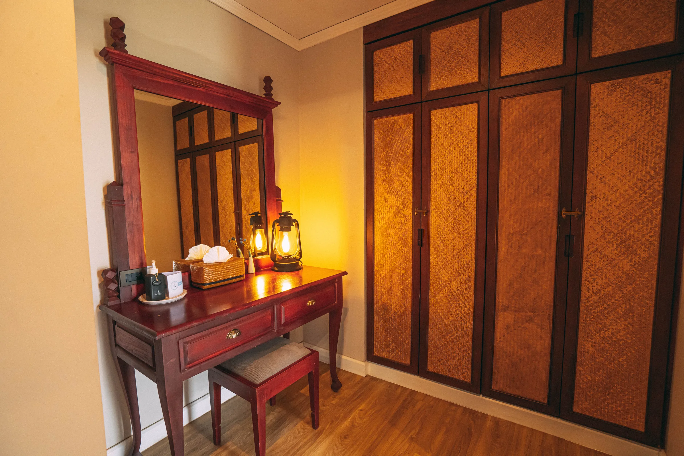 Deluxe Room bathroom with soaking tub